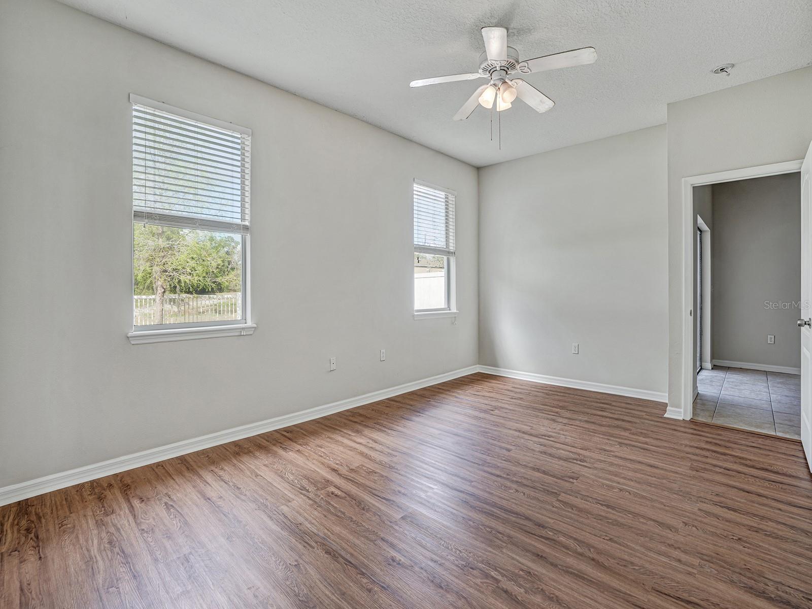 COLONY LAKES - Residential