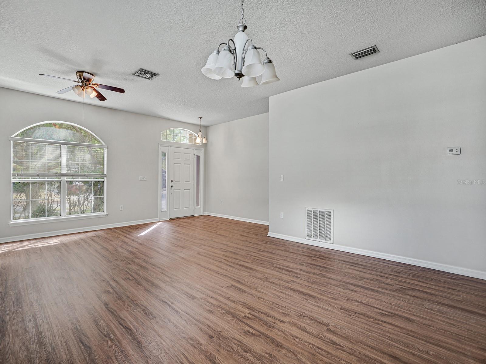 COLONY LAKES - Residential