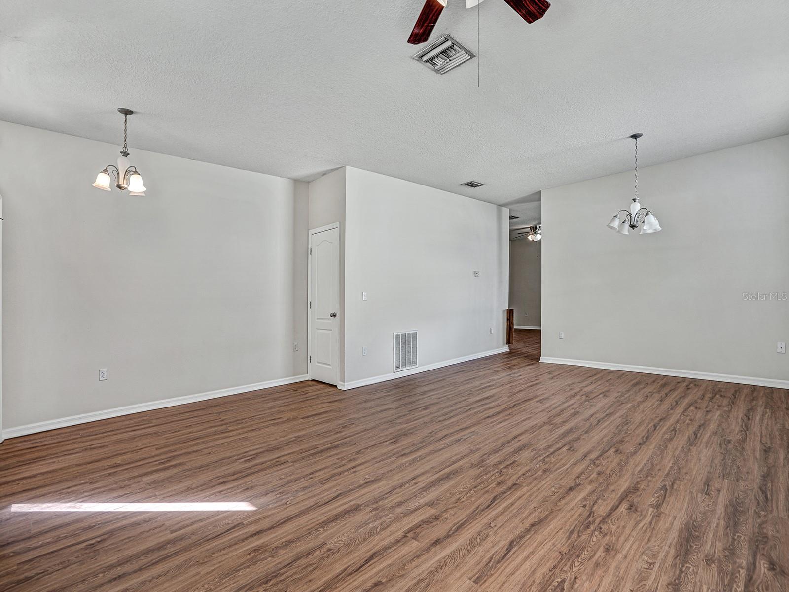 COLONY LAKES - Residential