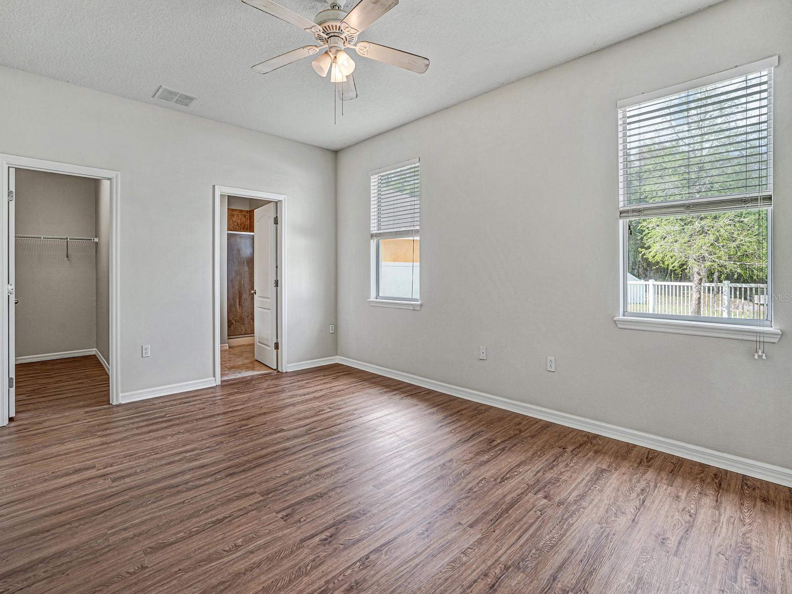 COLONY LAKES - Residential