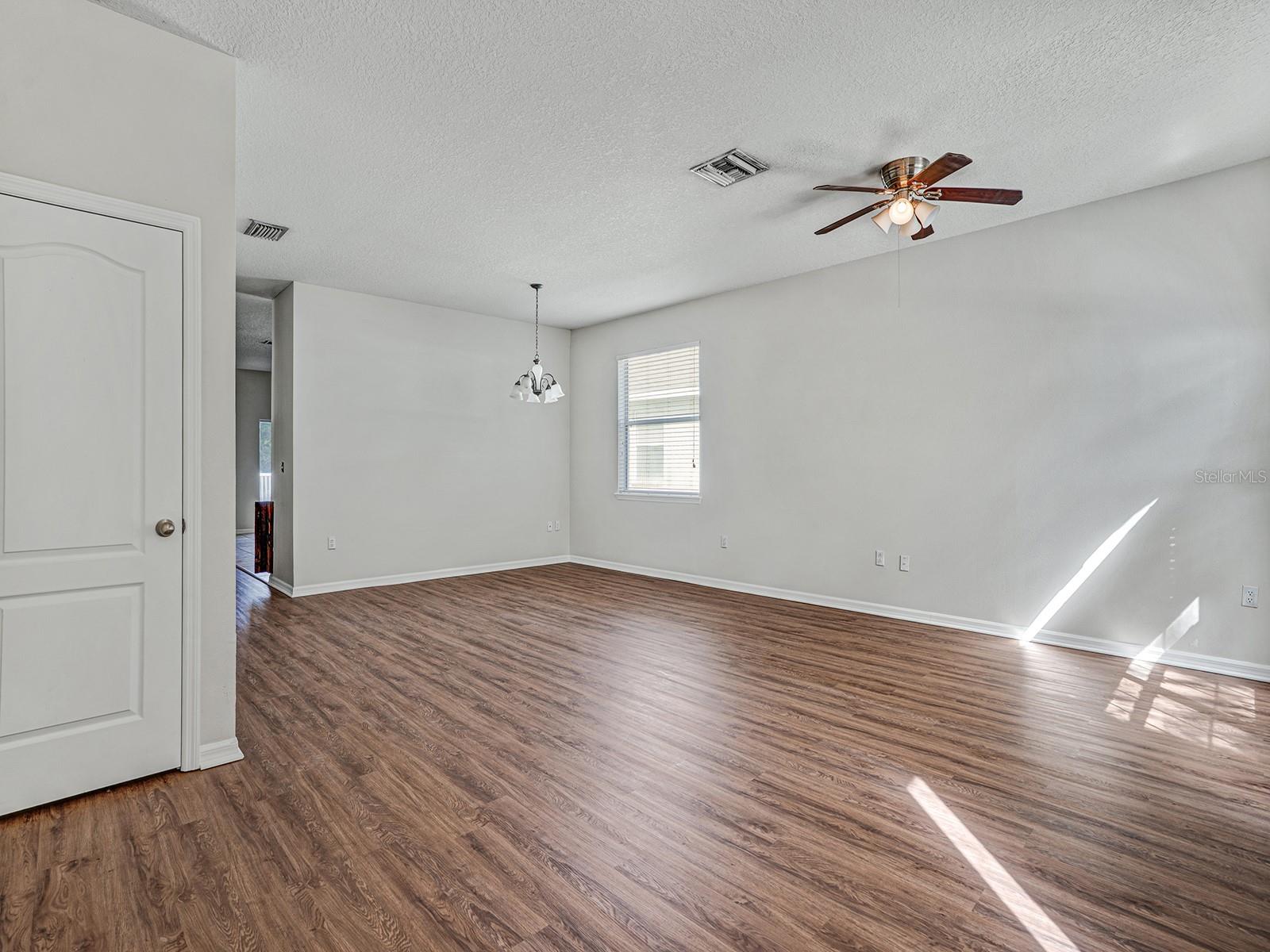 COLONY LAKES - Residential