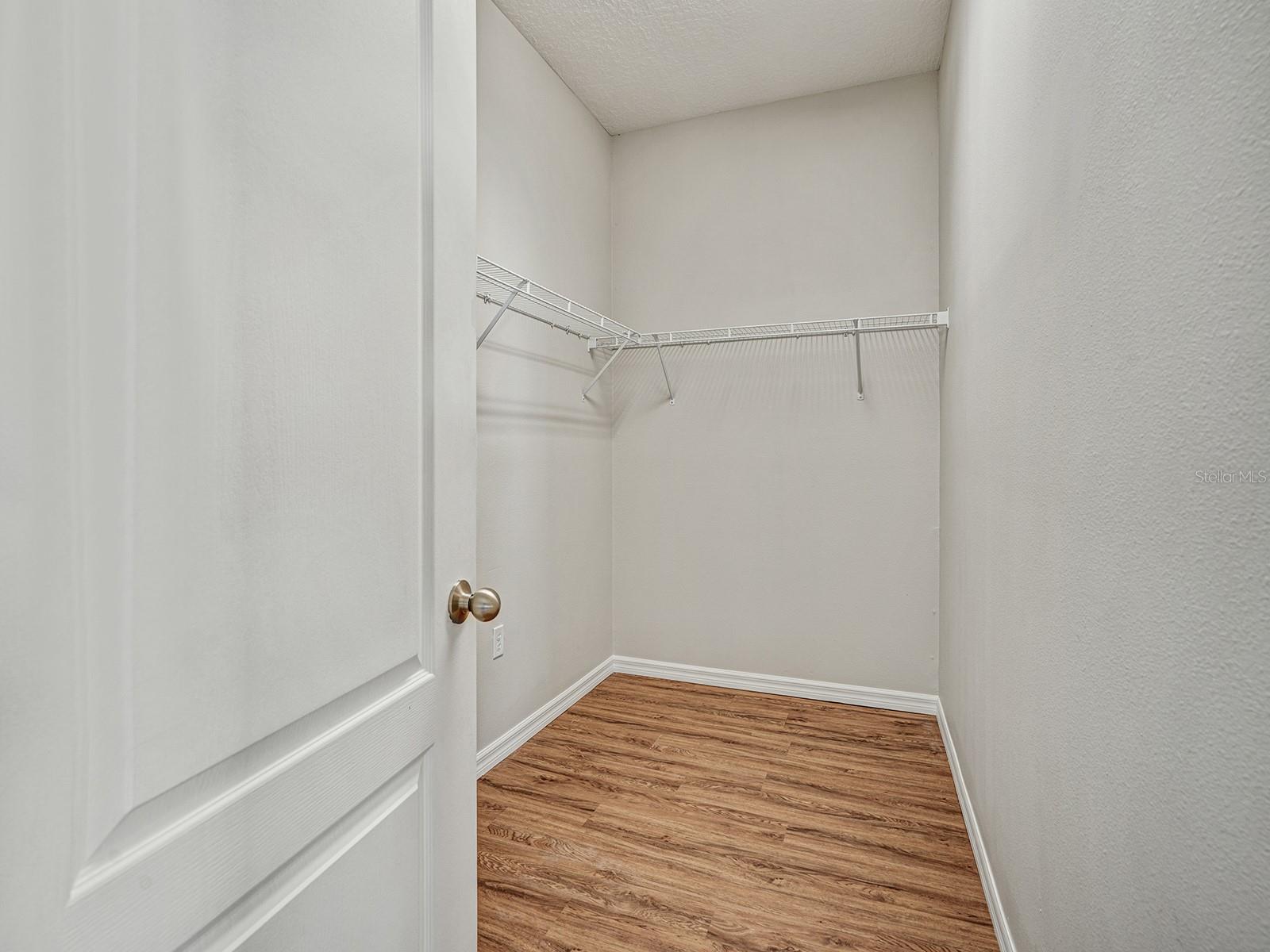 COLONY LAKES - Residential