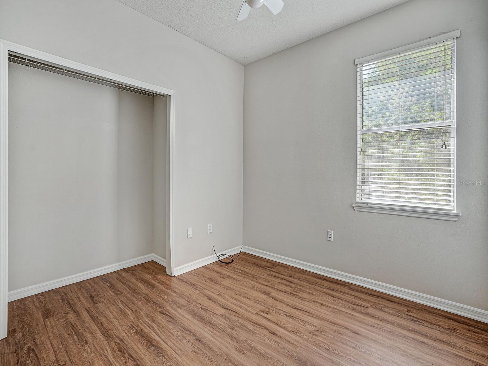 COLONY LAKES - Residential