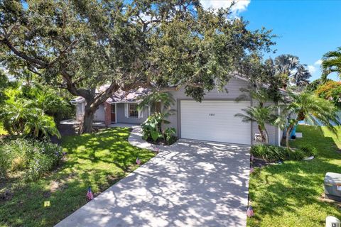 6561 EXETER COURT SEMINOLE FL 33772