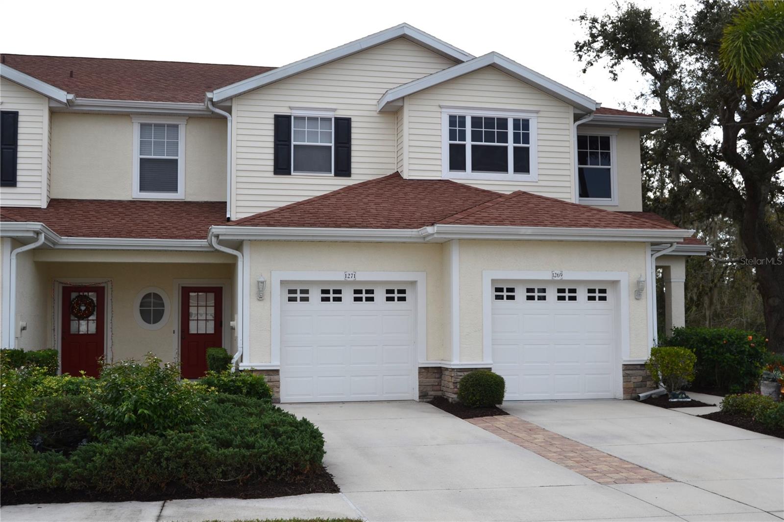 TOWNS AT LAKESIDE - Residential