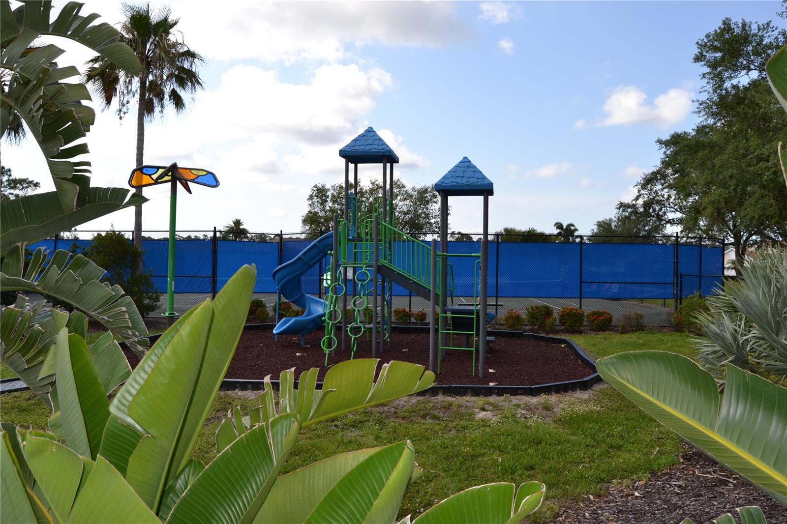 TOWNS AT LAKESIDE - Residential
