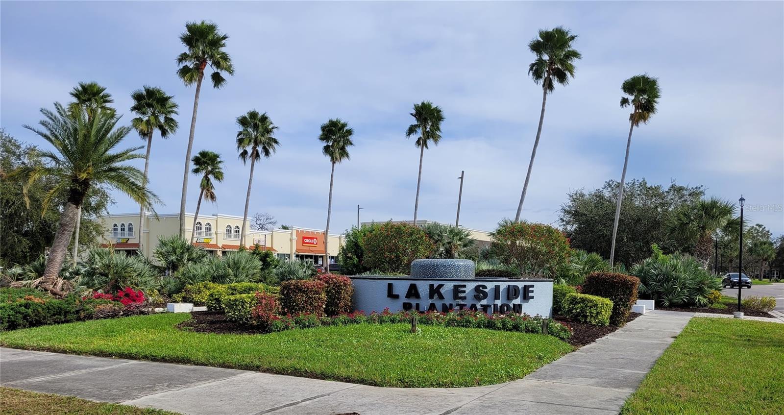 TOWNS AT LAKESIDE - Residential