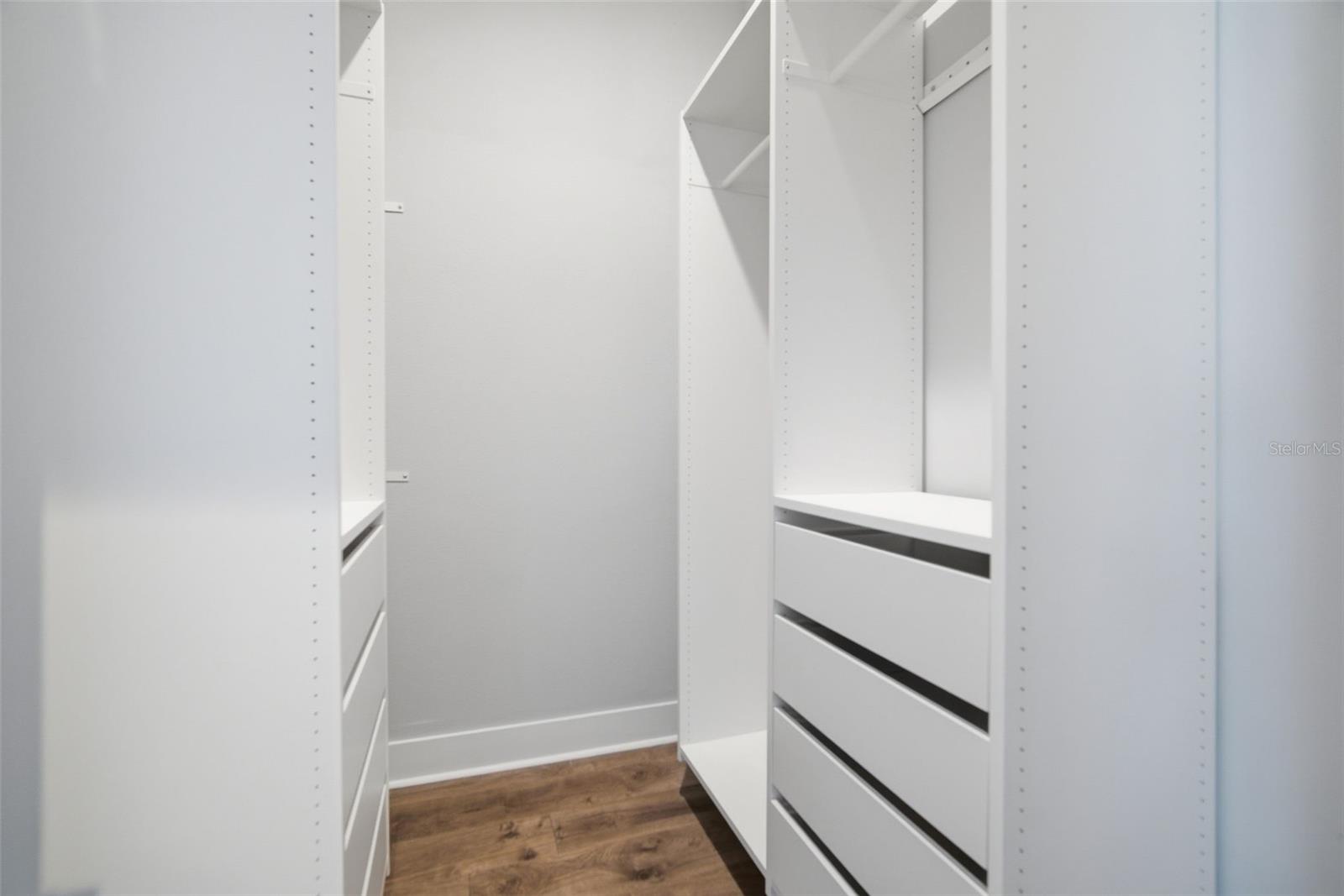 SOUTH WESTSHORE TWNHMS - Residential