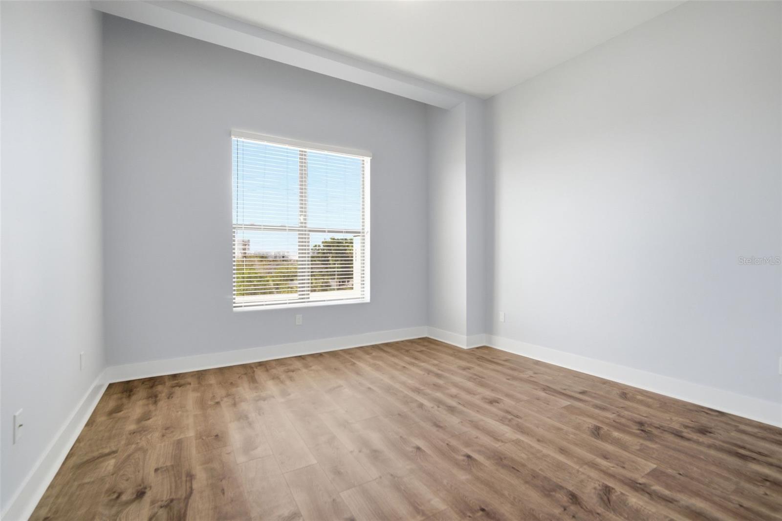 SOUTH WESTSHORE TWNHMS - Residential