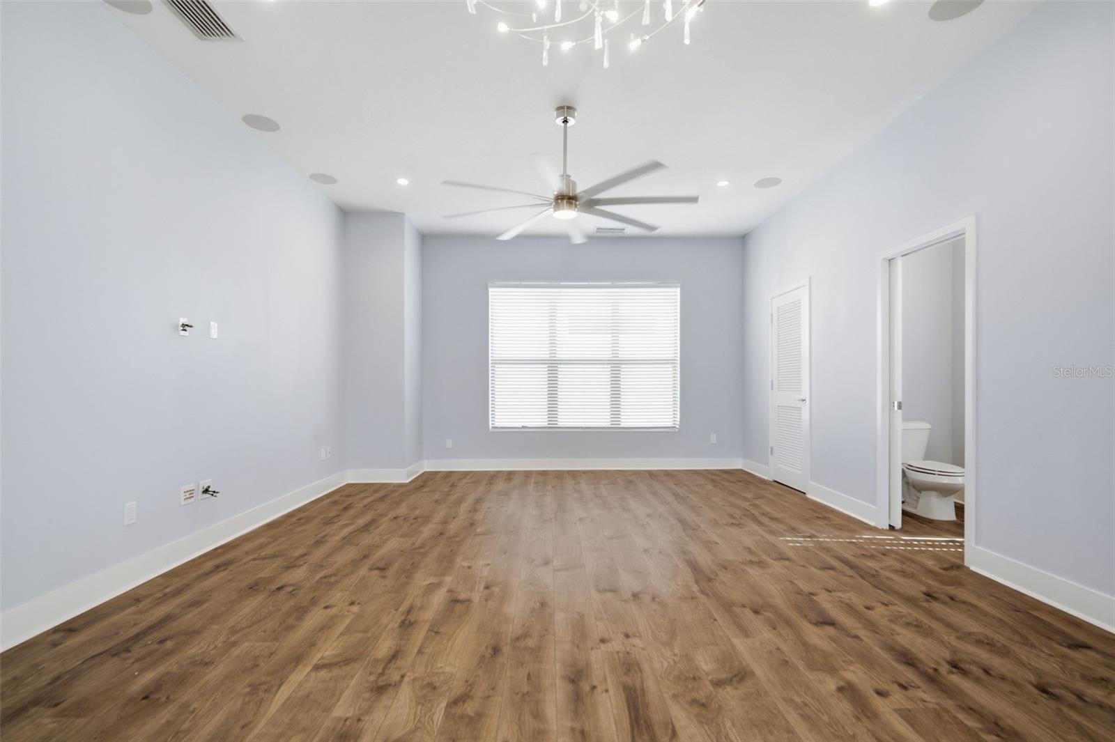 SOUTH WESTSHORE TWNHMS - Residential