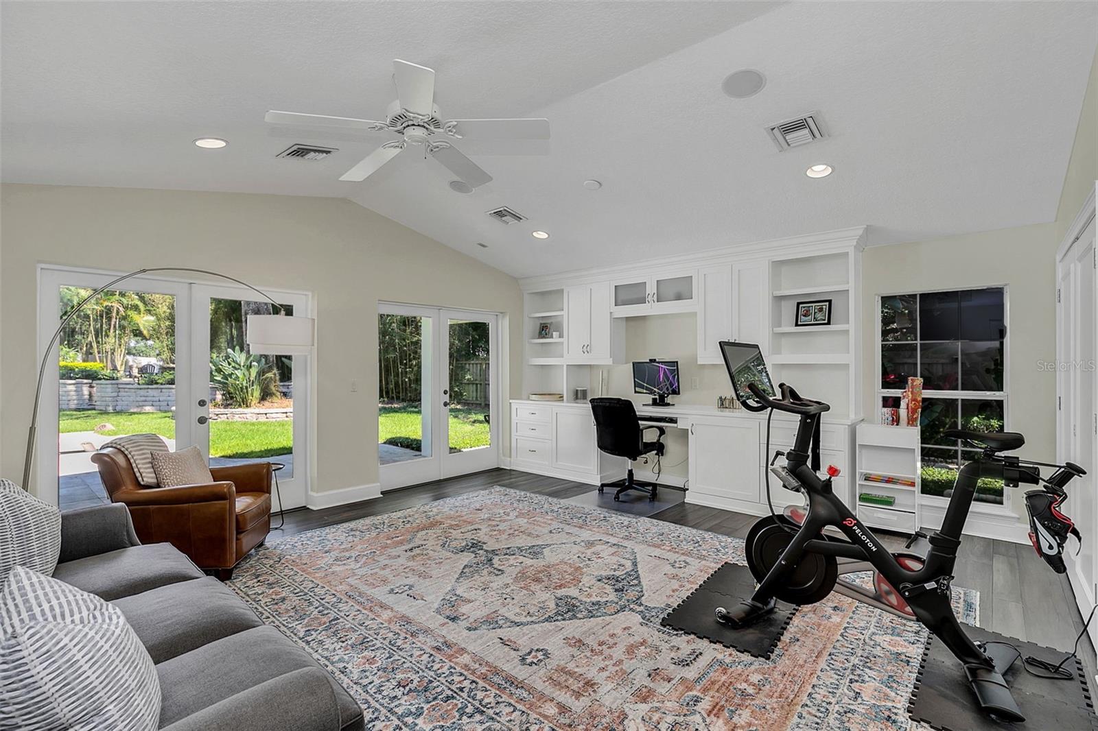 TUSCANY PLACE 1ST ADD - Residential