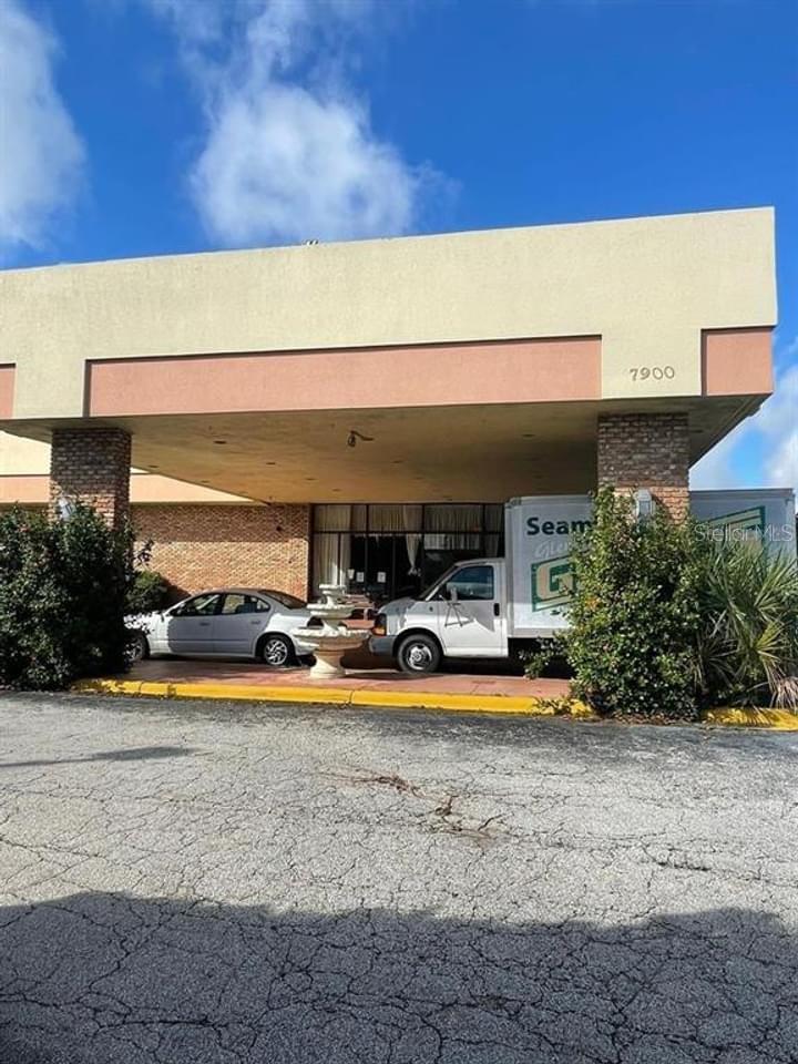 SANDLAKE COURTYARDS CONDO 5901/3515 - Residential