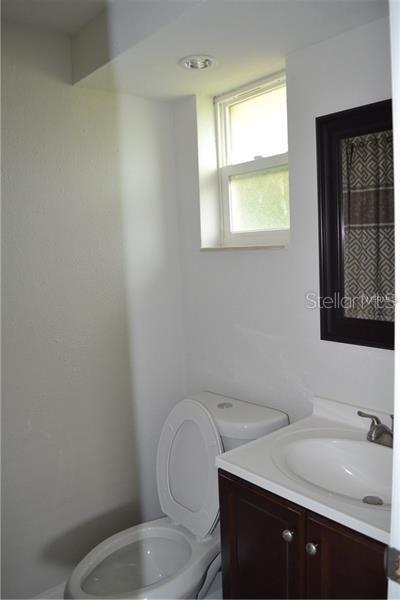 HOLIDAY GARDENS ESTATES - Residential Lease