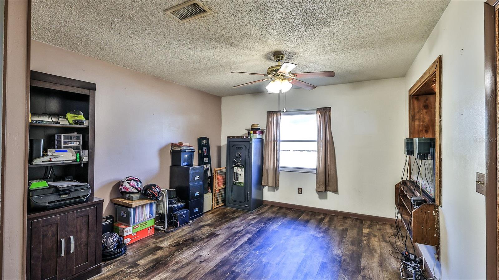 POINTER 01 - Residential