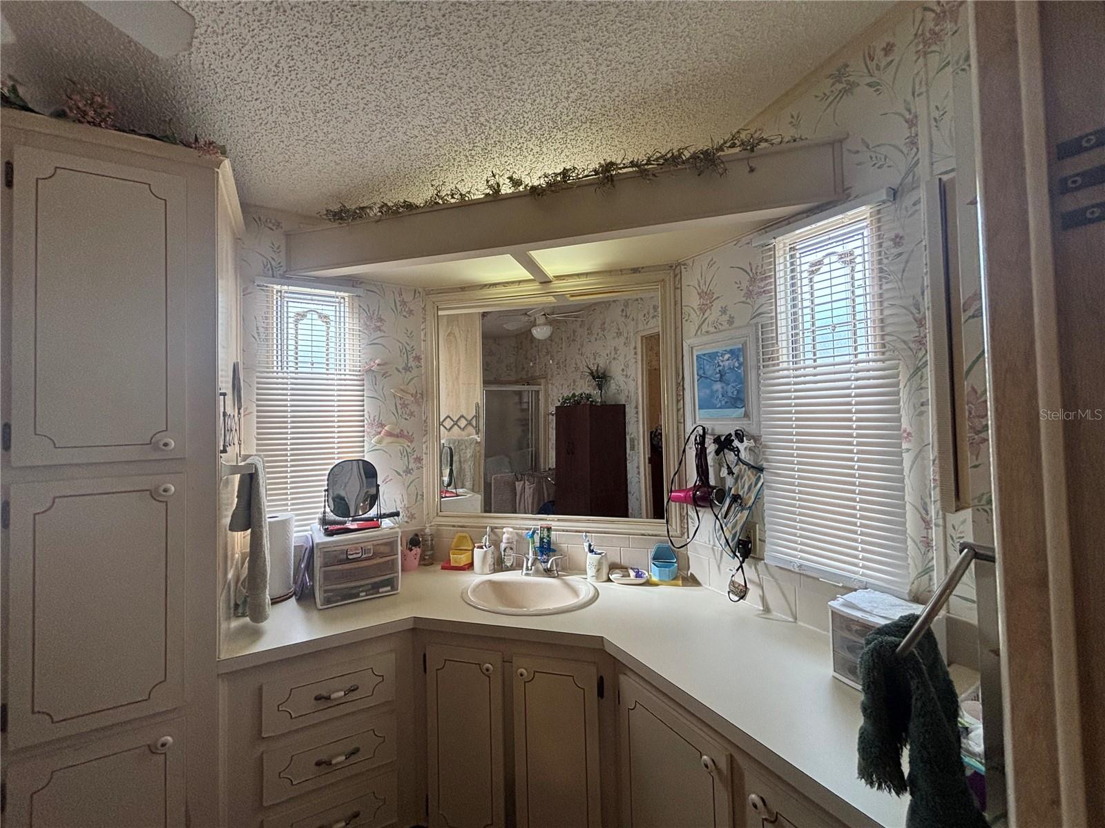 ZELLWOOD STATION - Residential