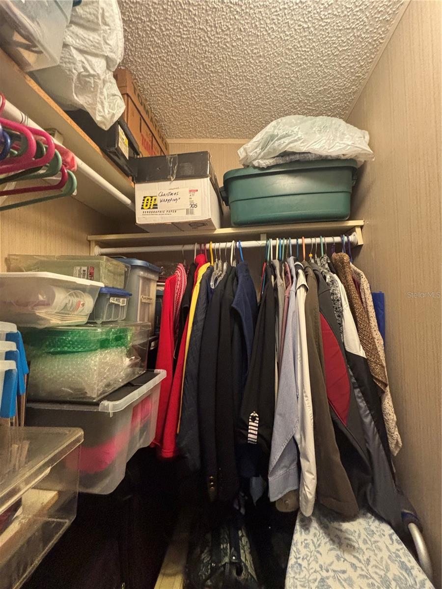 ZELLWOOD STATION - Residential