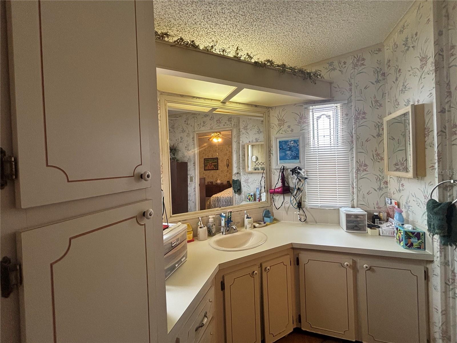 ZELLWOOD STATION - Residential