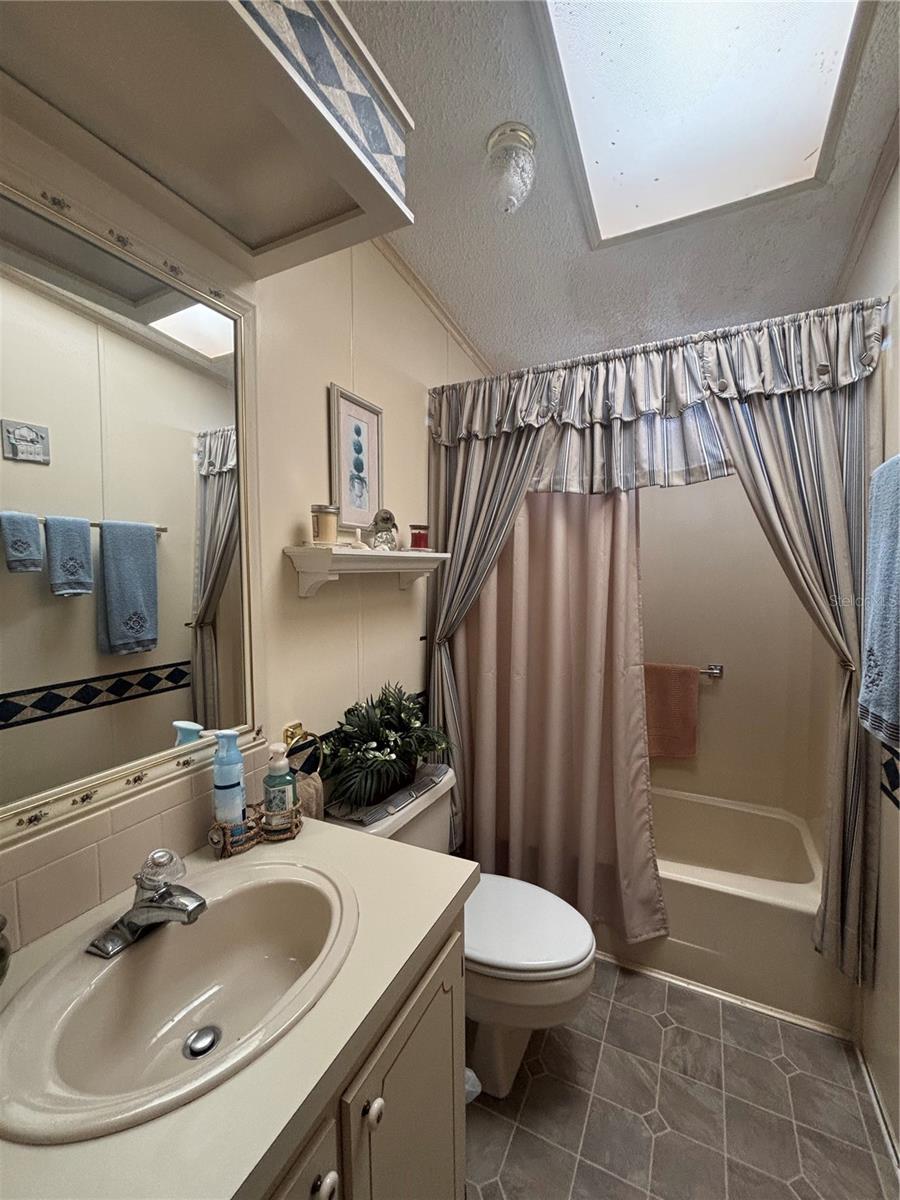 ZELLWOOD STATION - Residential