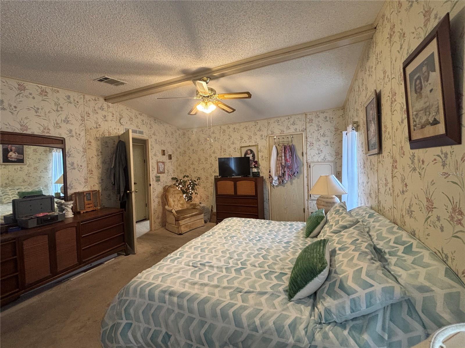 ZELLWOOD STATION - Residential