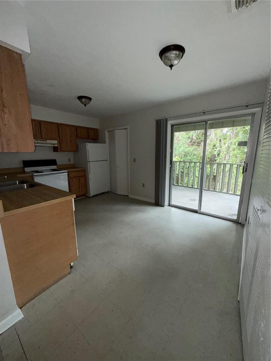 615 SW 11TH LANE D - Photo 3