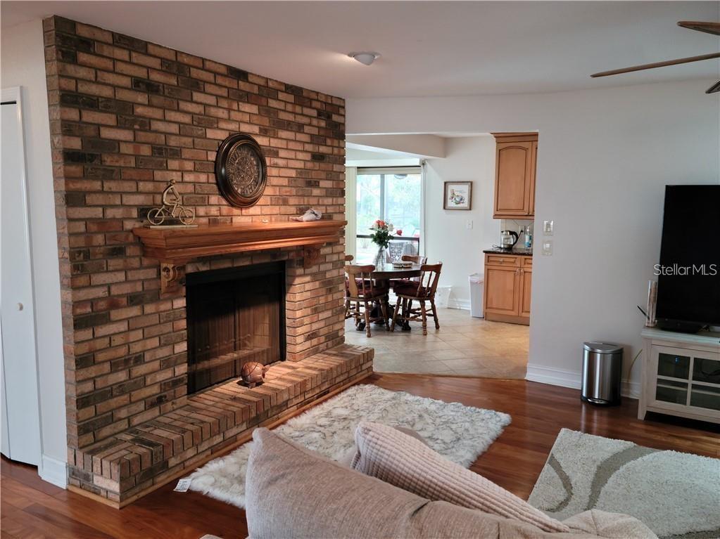 LAKESIDE ESTATES UNIT ONE - Residential Lease