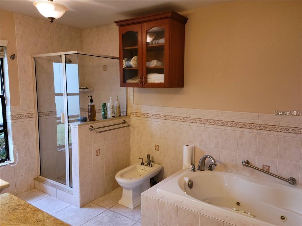 LAKESIDE ESTATES UNIT ONE - Residential Lease