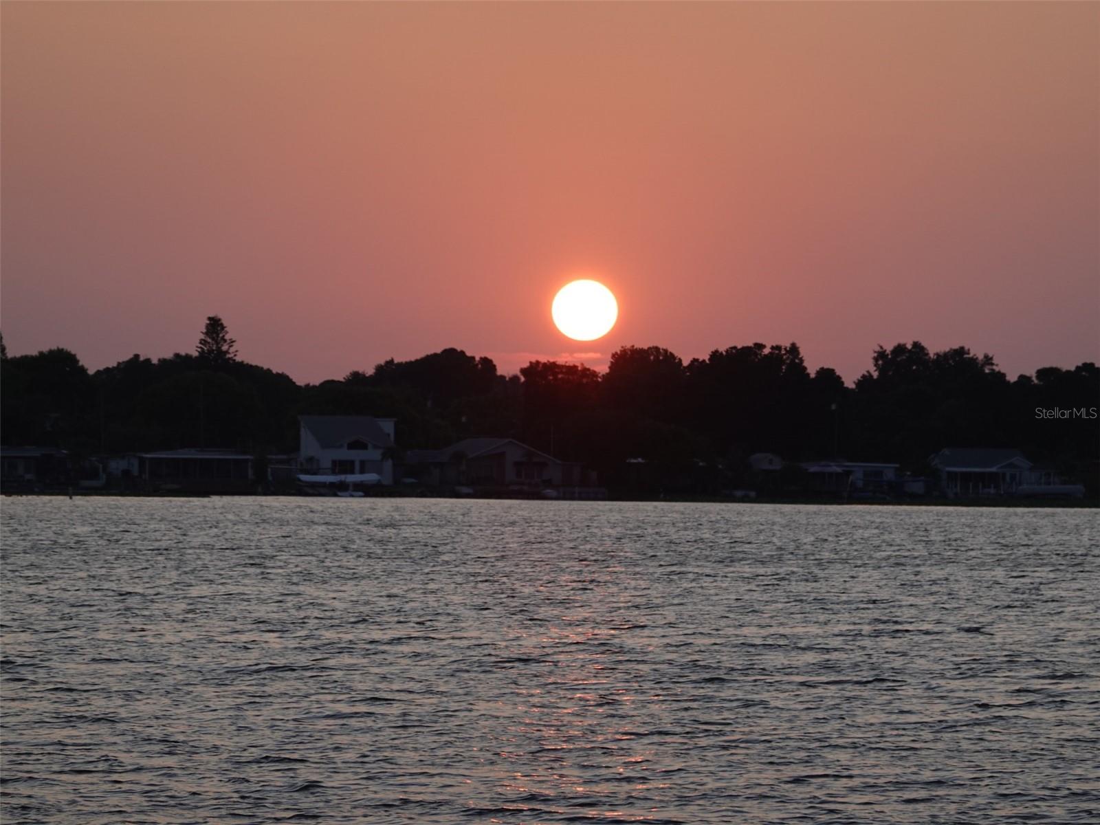 LAKESIDE ESTATES UNIT ONE - Residential Lease