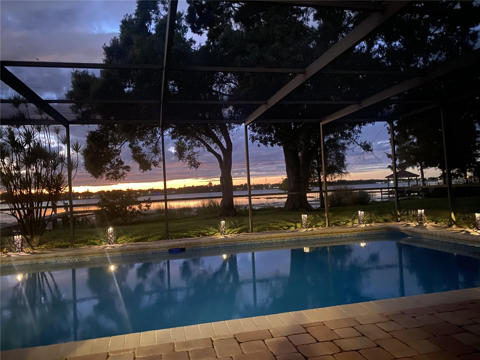 LAKESIDE ESTATES UNIT ONE - Residential Lease