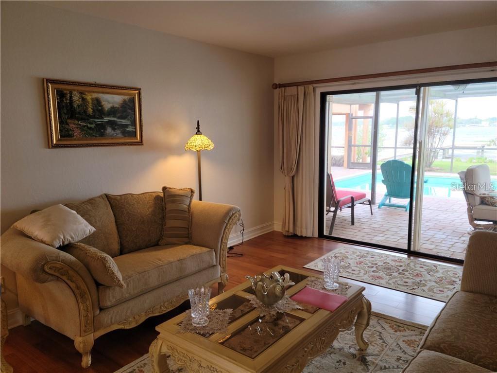 LAKESIDE ESTATES UNIT ONE - Residential Lease