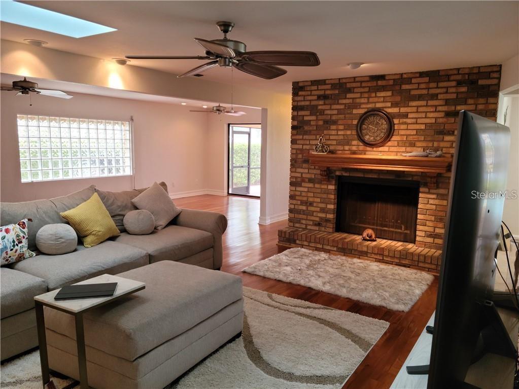 LAKESIDE ESTATES UNIT ONE - Residential Lease