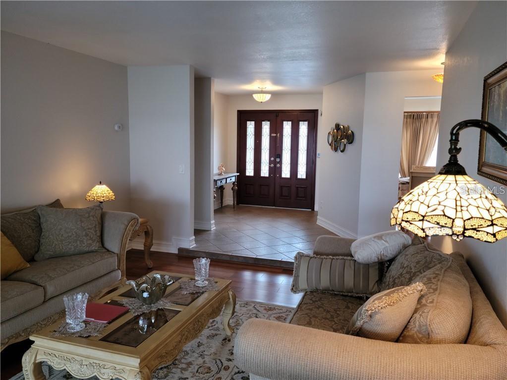 LAKESIDE ESTATES UNIT ONE - Residential Lease