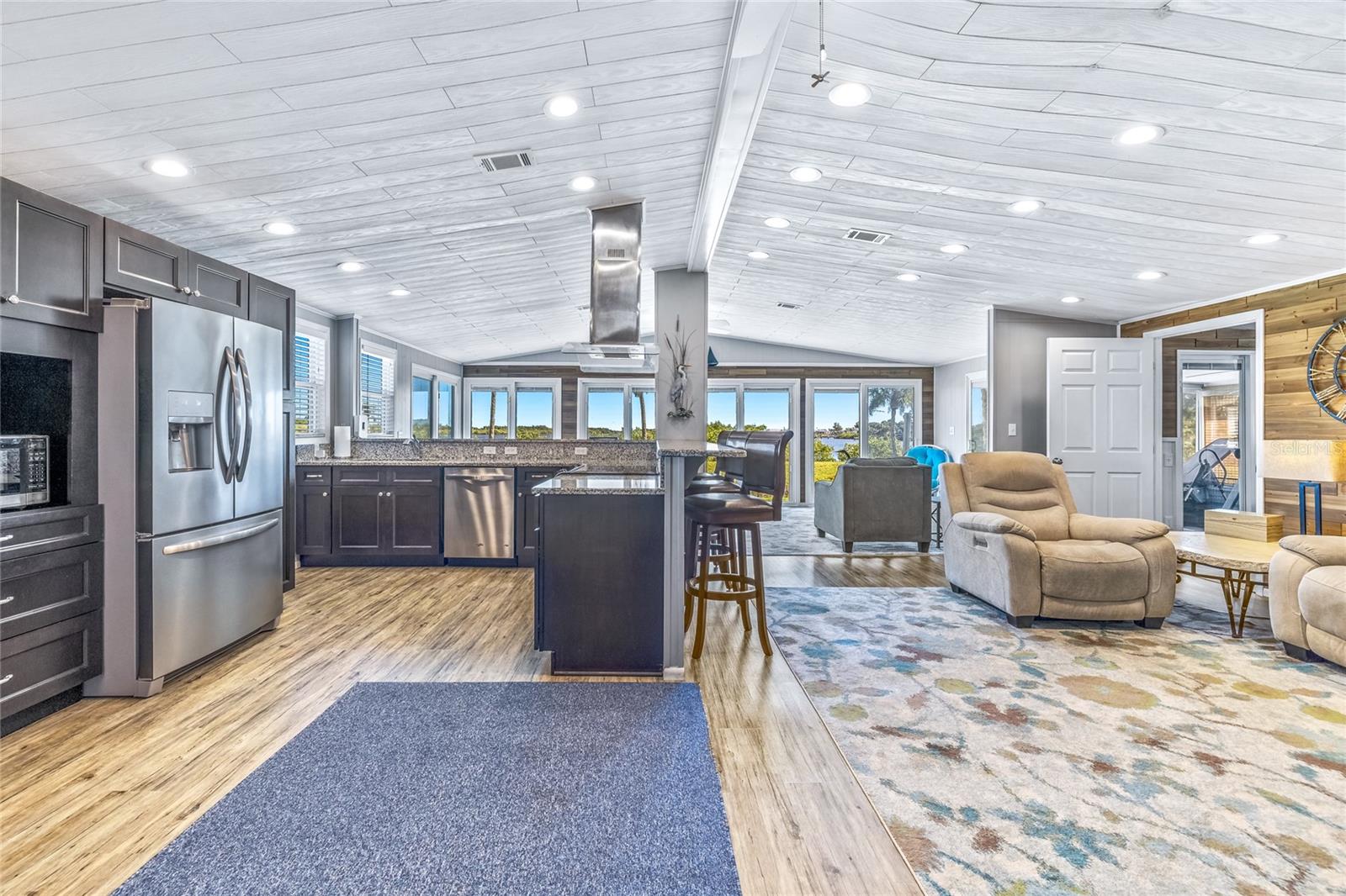 GOLDEN BAY COLONY PH 01 - Residential