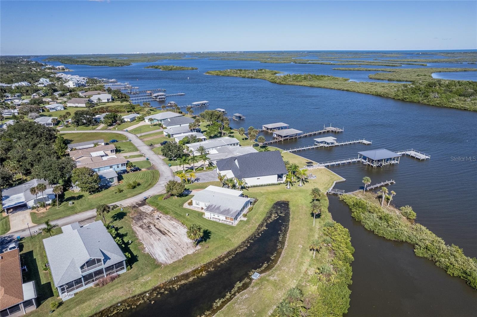 GOLDEN BAY COLONY PH 01 - Residential