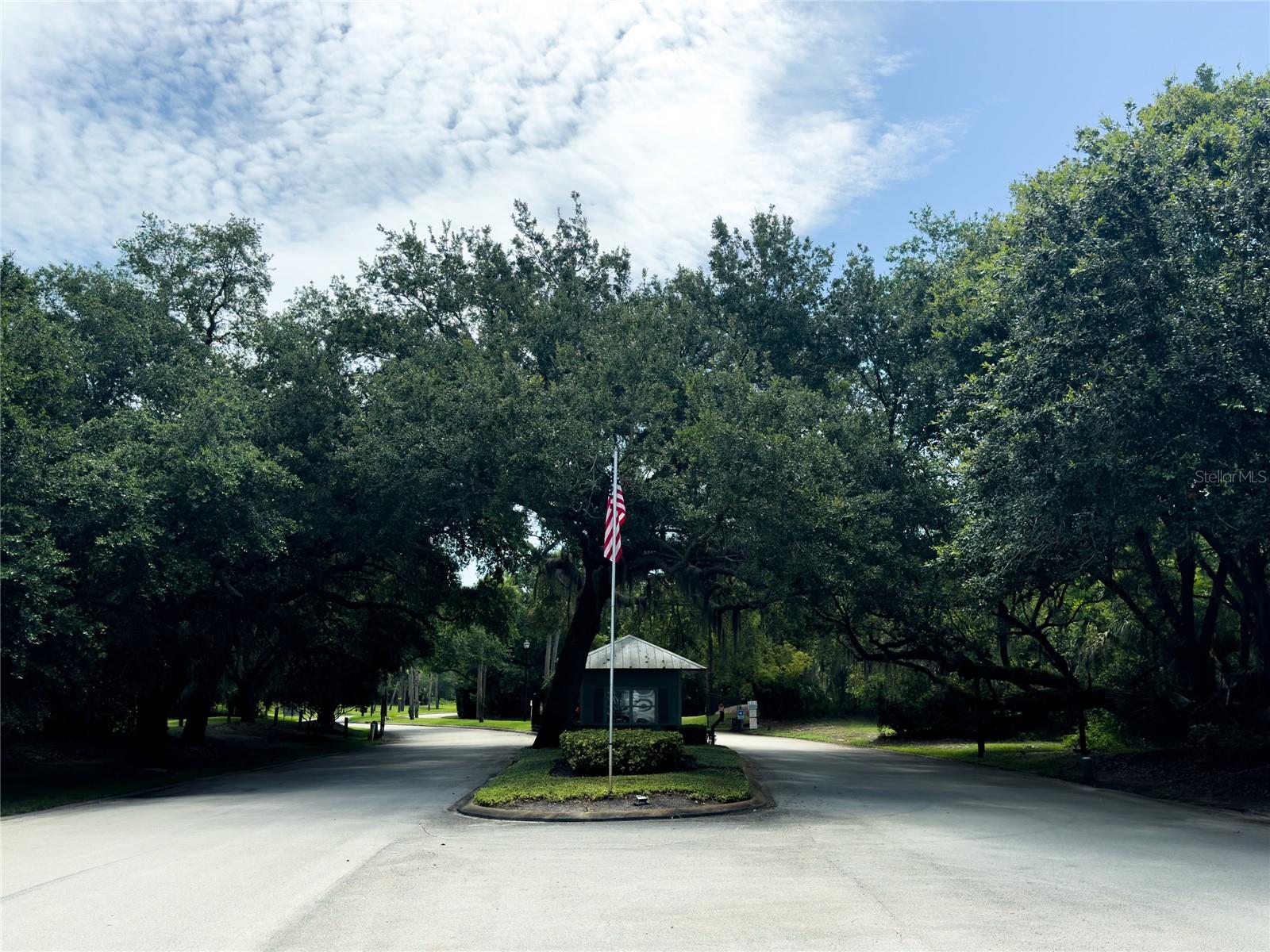 GOLDEN BAY COLONY PH 01 - Residential