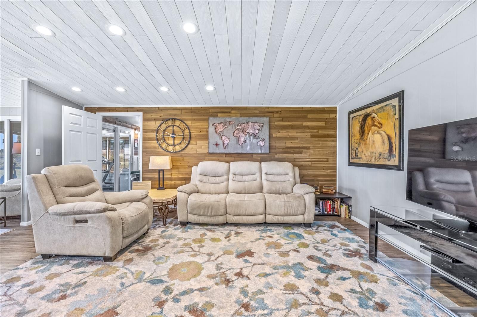 GOLDEN BAY COLONY PH 01 - Residential