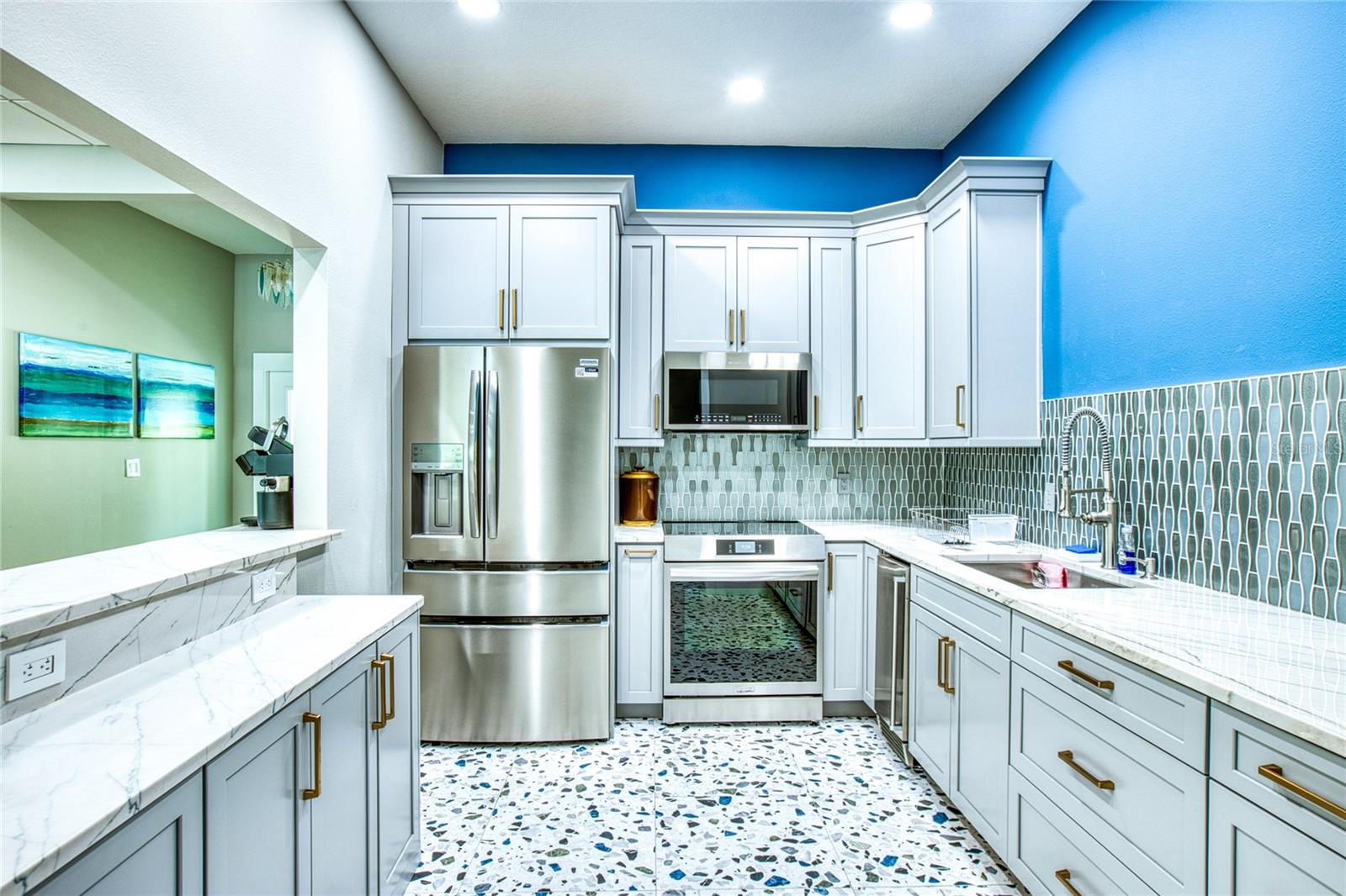 GOLDEN BAY COLONY PH 01 - Residential