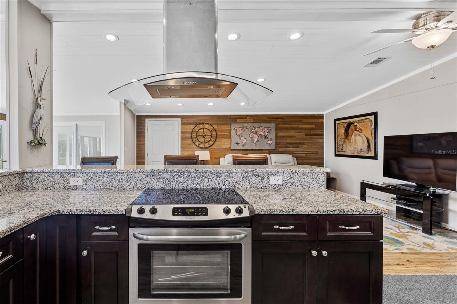 GOLDEN BAY COLONY PH 01 - Residential