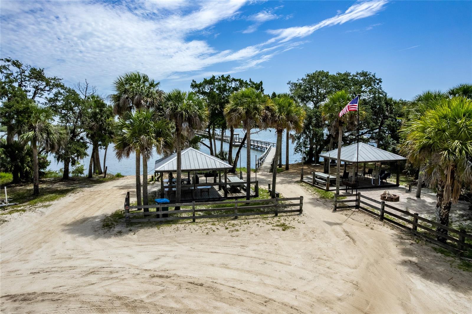 GOLDEN BAY COLONY PH 01 - Residential