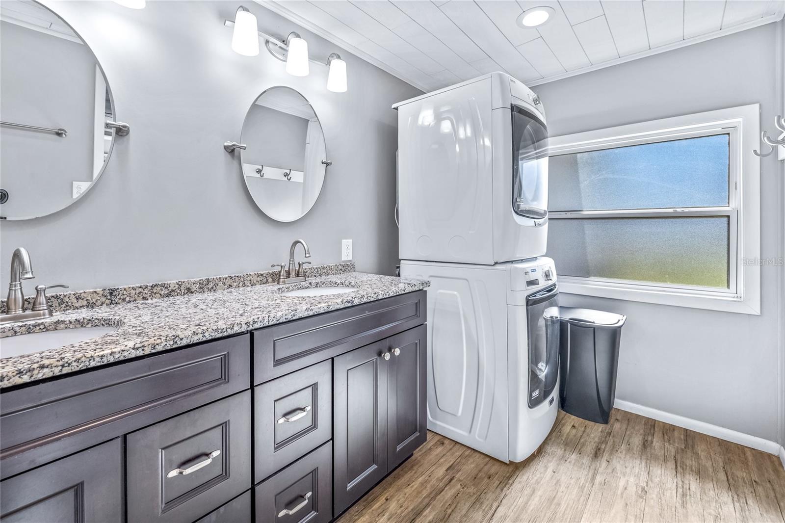 GOLDEN BAY COLONY PH 01 - Residential