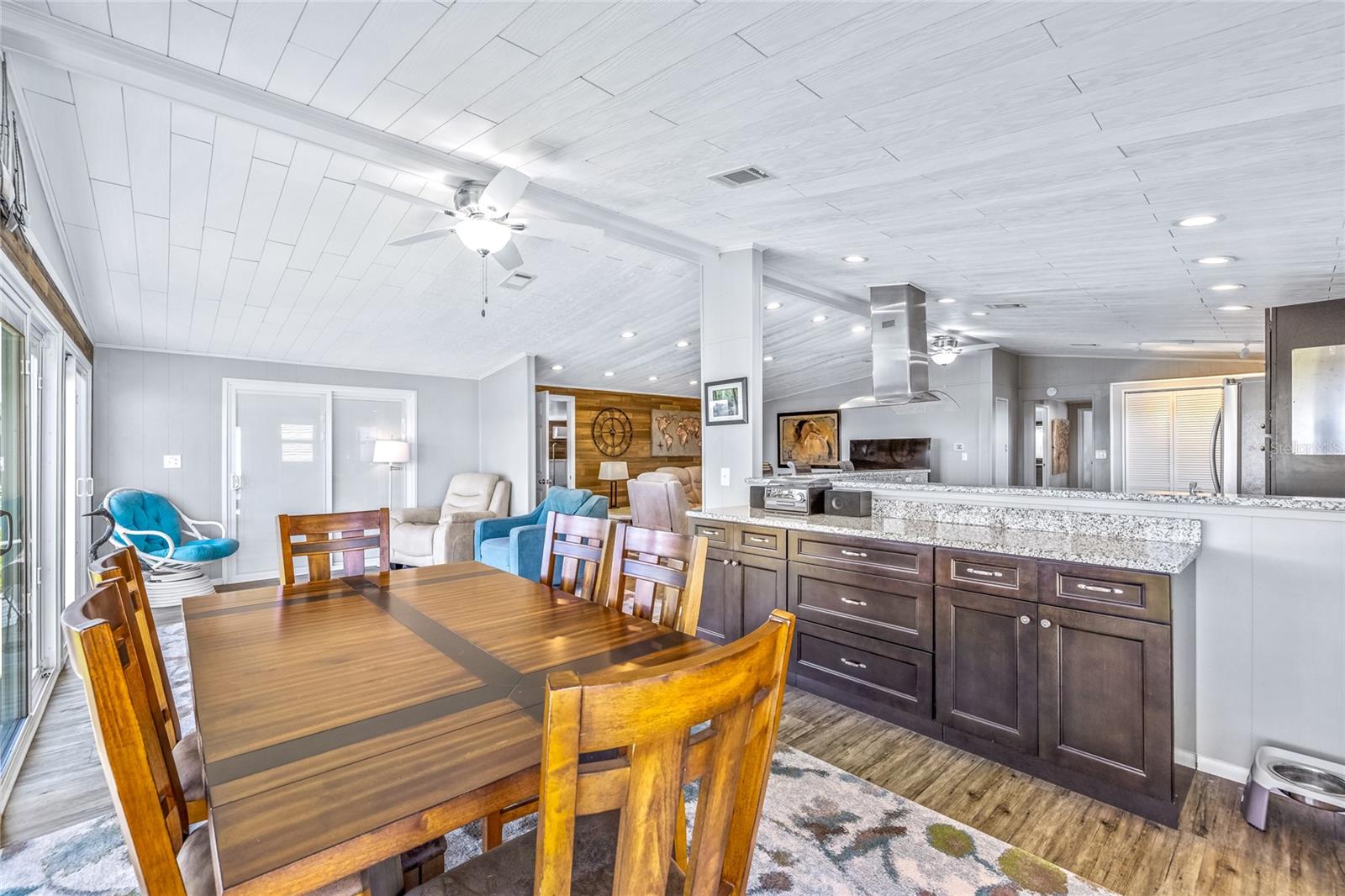 GOLDEN BAY COLONY PH 01 - Residential