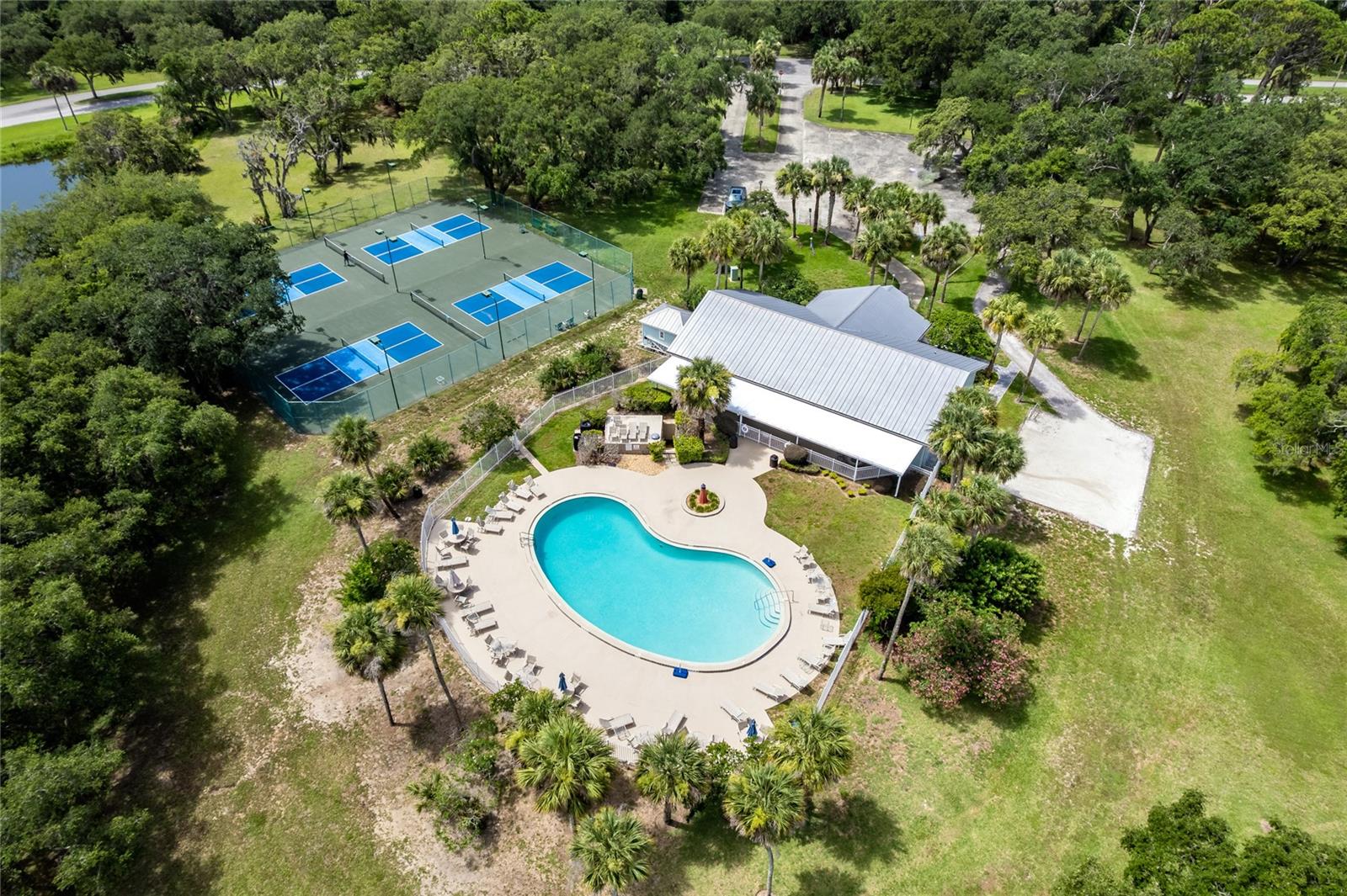 GOLDEN BAY COLONY PH 01 - Residential