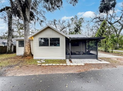 A home in RIVERVIEW