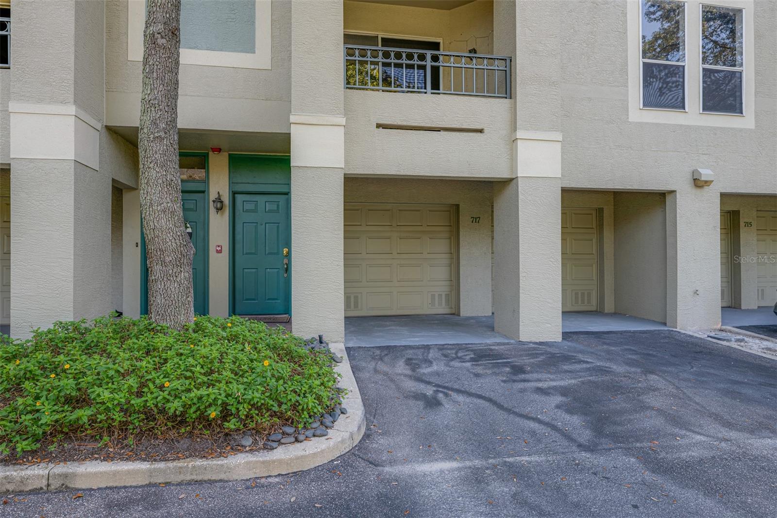 ISLAND PLACE A CONDO - Residential Lease