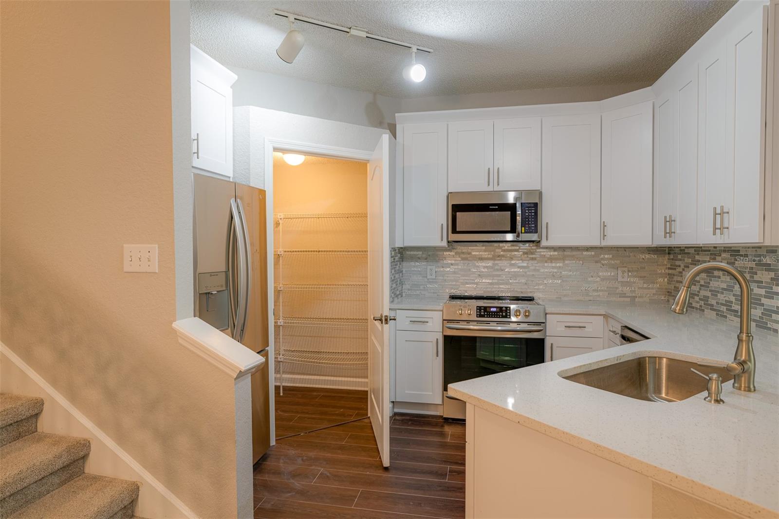 ISLAND PLACE A CONDO - Residential Lease