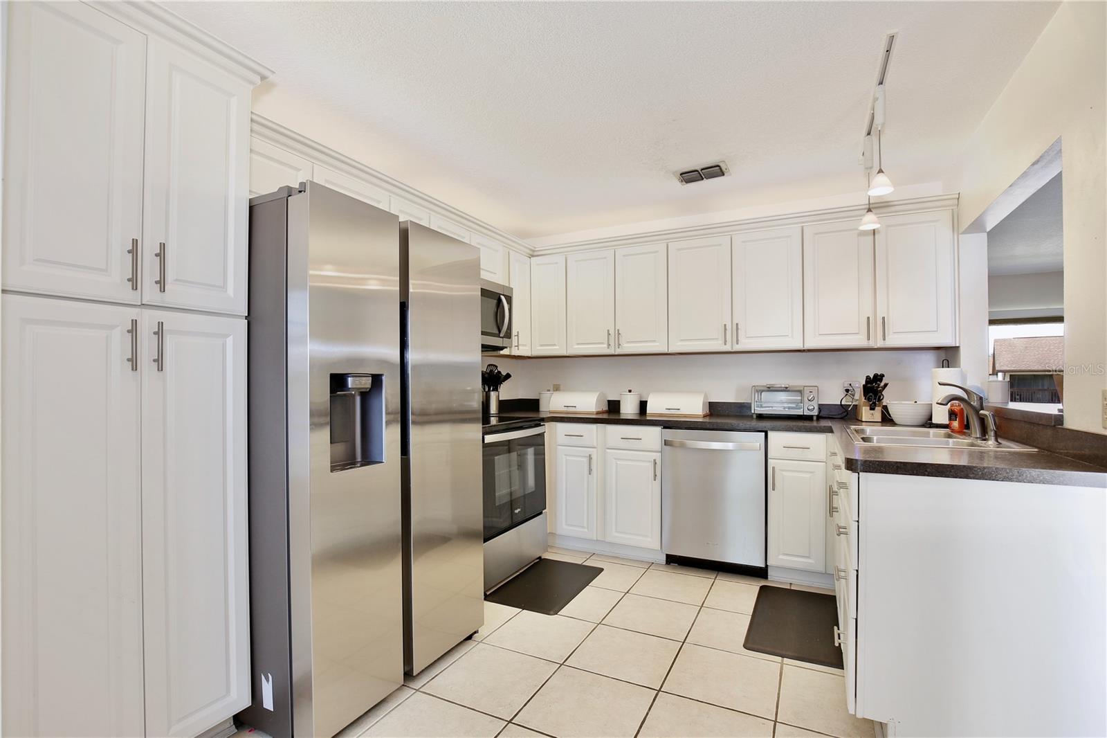 600 NORTHERN WAY 1608