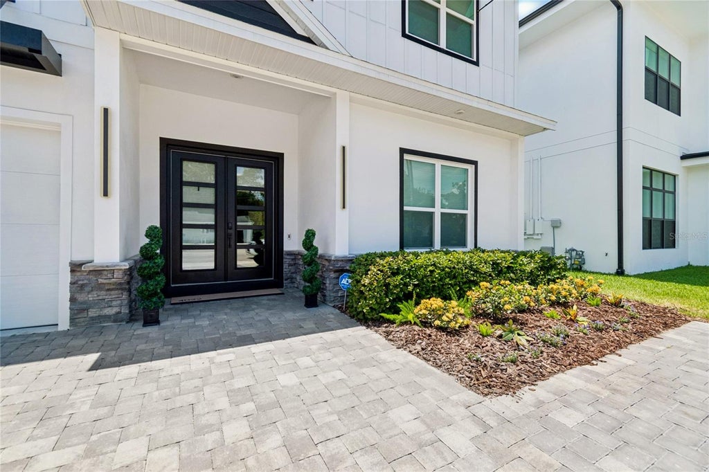 Photo of 4022 W Bay To Bay Boulevard, Tampa, FL 33629 (MLS # TB8518459)