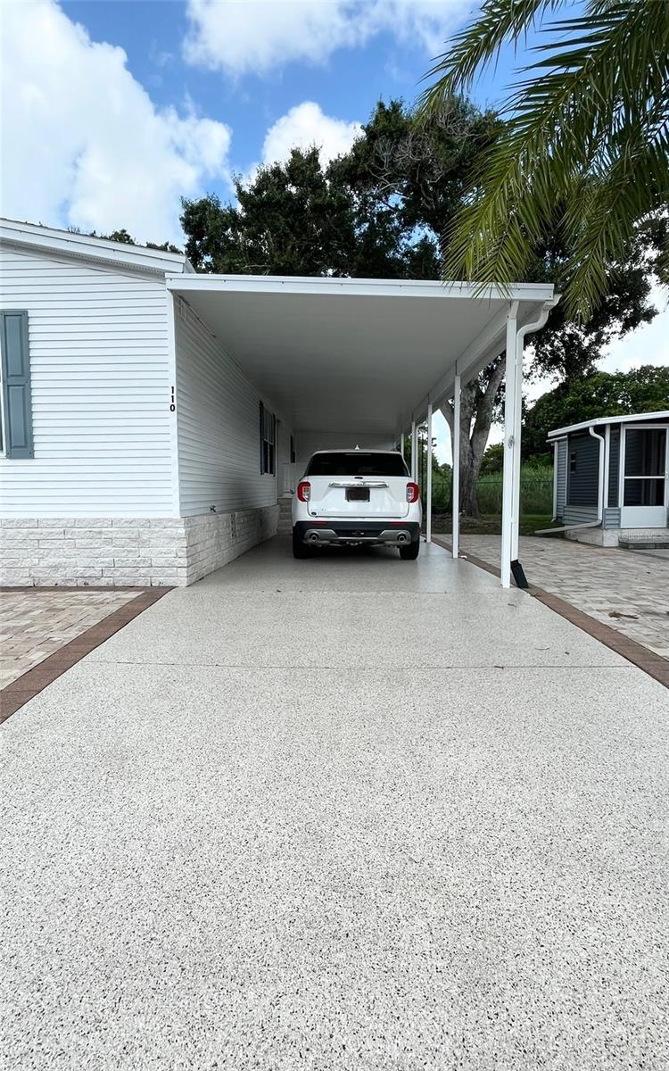 110 OAKWOOD BOULEVARD W