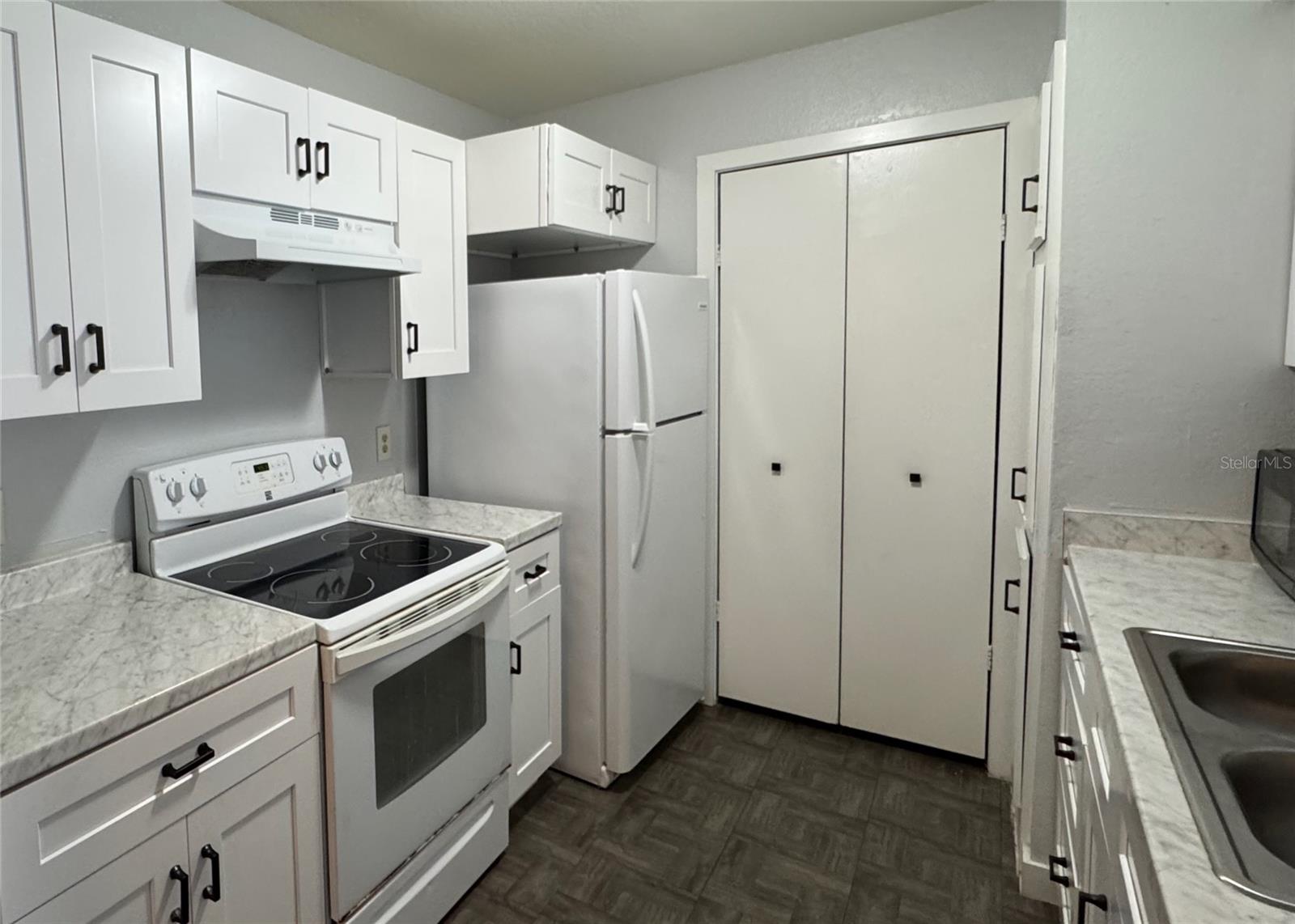 REGENCY GARDENS - Residential