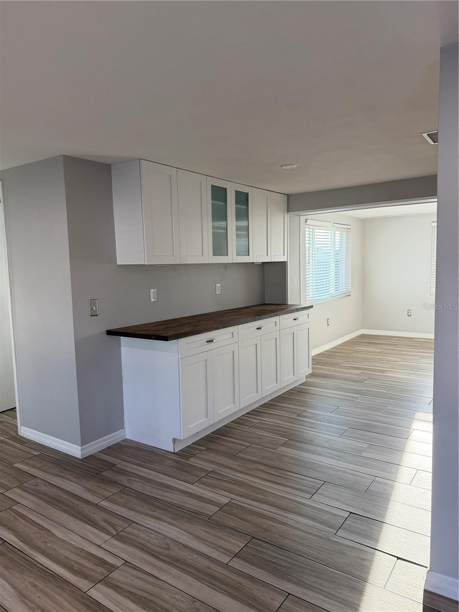 COLONIAL HILLS - Residential Lease