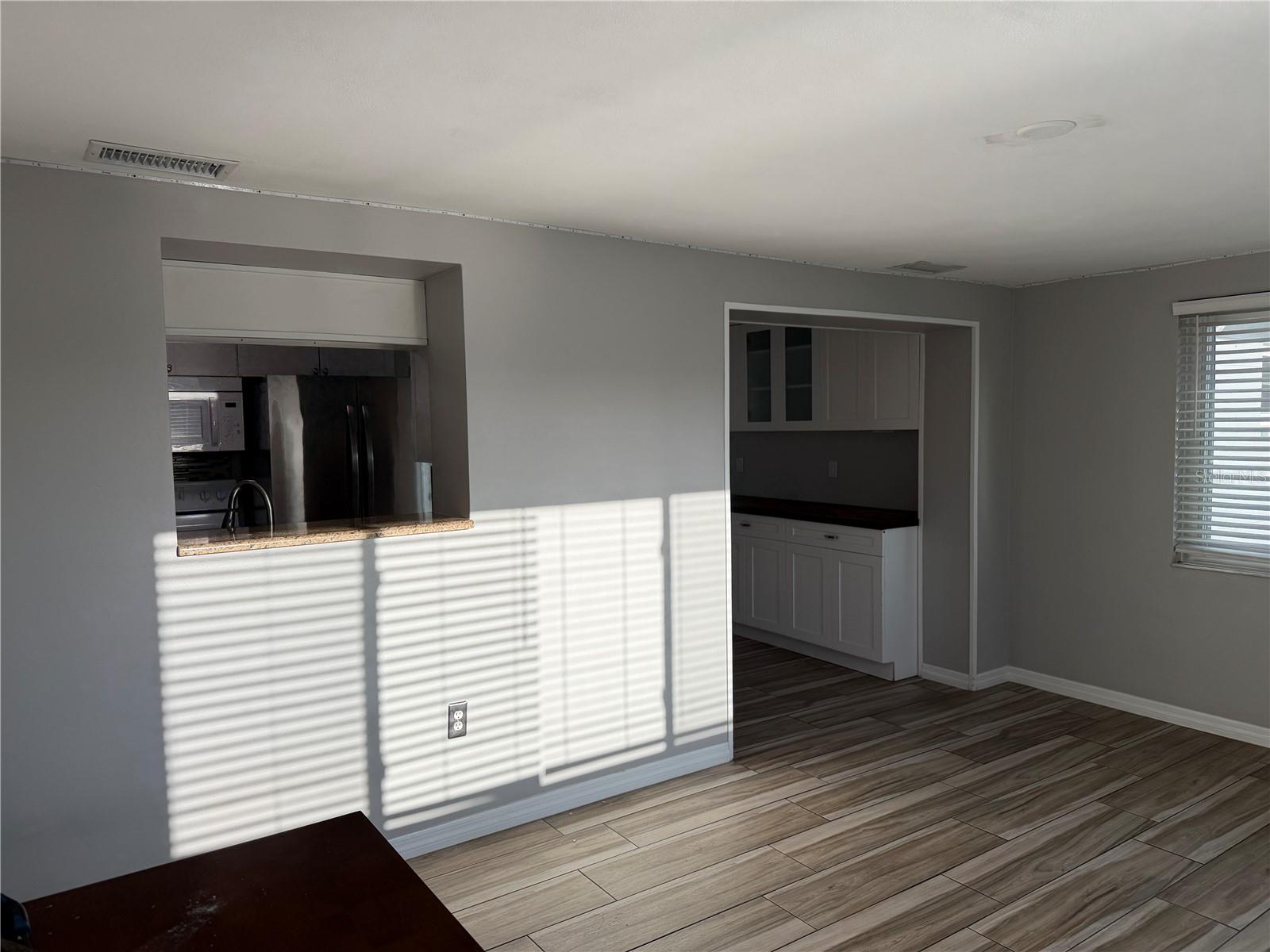 COLONIAL HILLS - Residential Lease